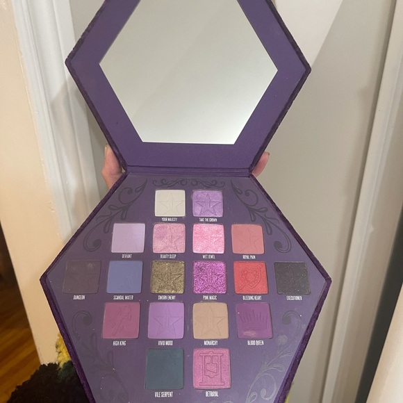 Jeffree Star BLOOD LUST eyeshadow palette - Picture 4 of 7